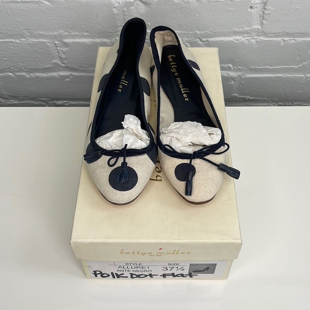 Bettye Muller Polka Dot Navy Ballet Flats Size 37